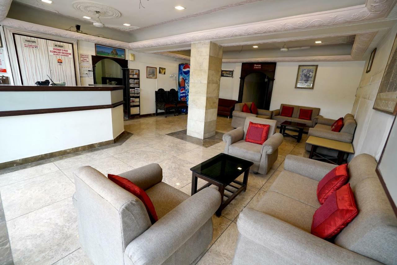 Hotel Royal Ahmedabad Exteriör bild