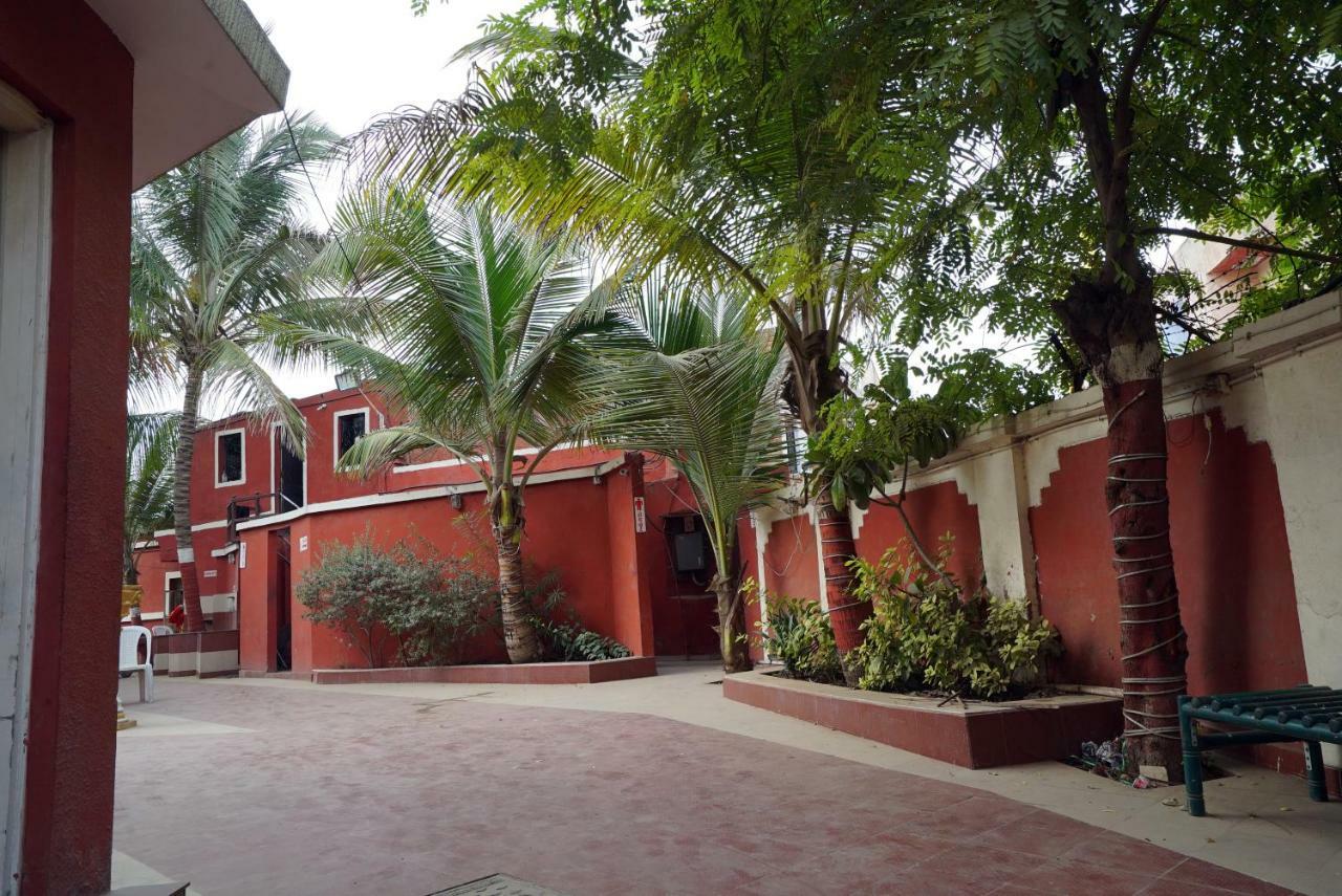 Hotel Royal Ahmedabad Exteriör bild